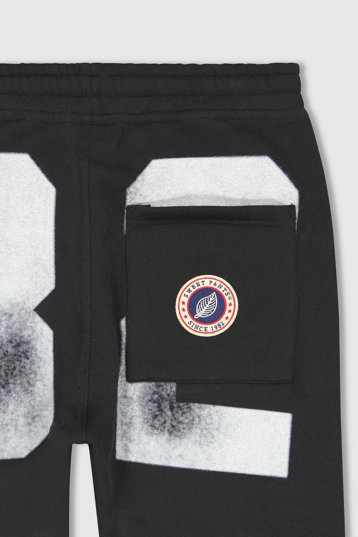 82 OVERJOGG BLACK - Image 6