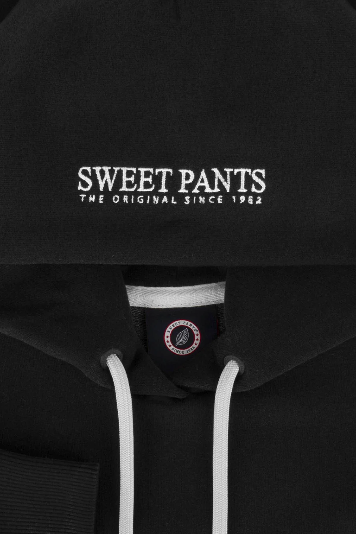 F ICONIC HOOD BLACK - Image 3