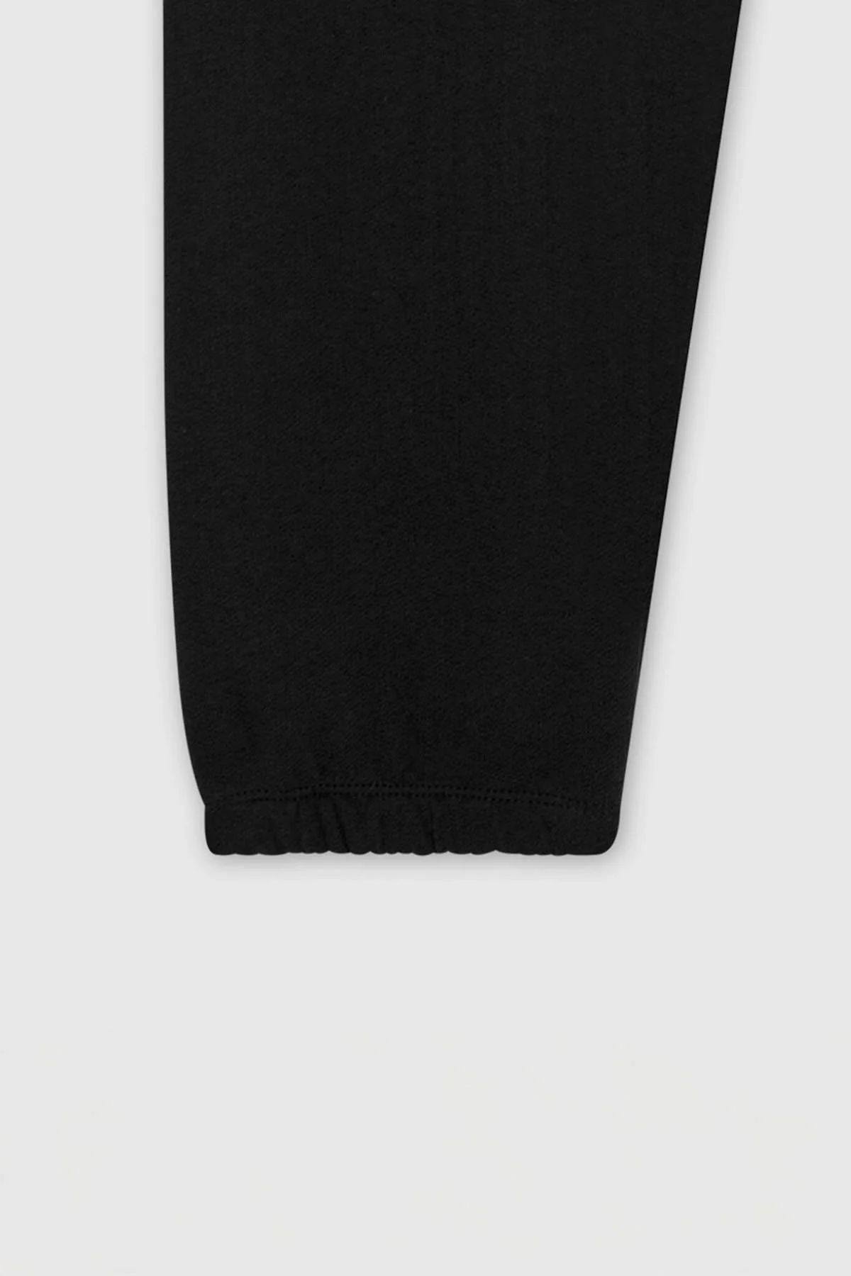 F ICONIC SLIM 24 BLACK - Image 4