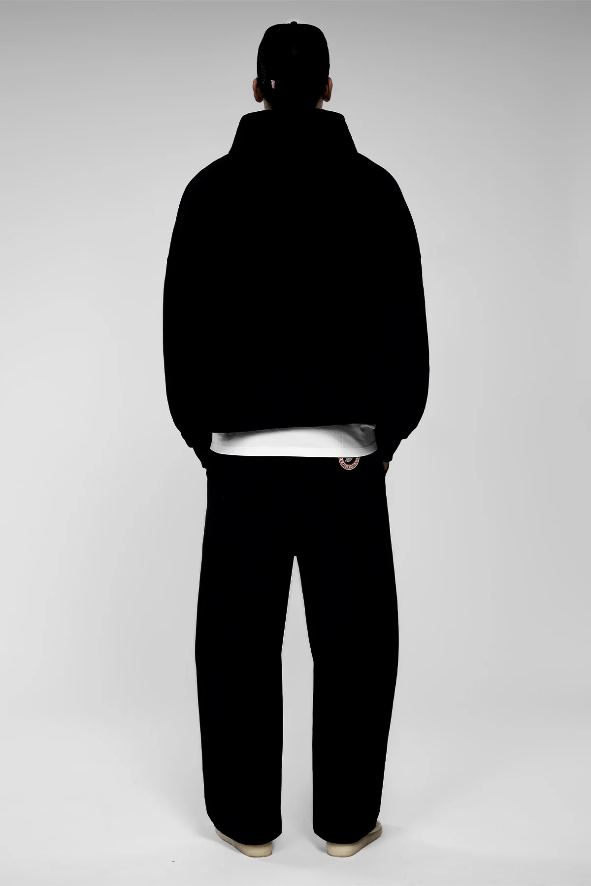 T CURVE BLACK - Image 4